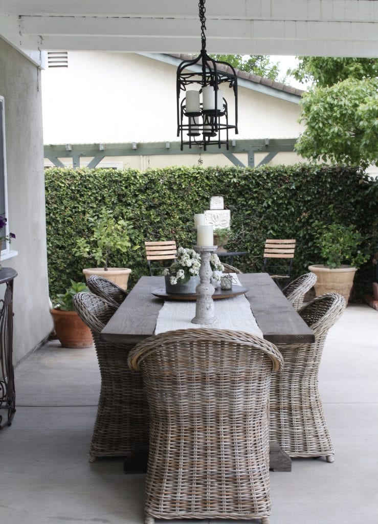 outdoor-space-dining-area