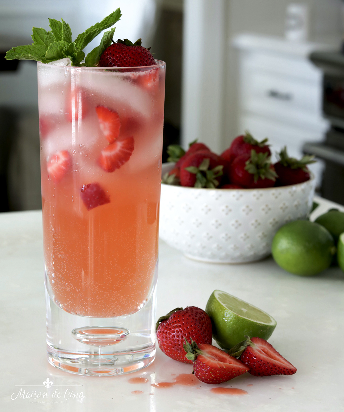 Summer Strawberry Mojito - Dish 'n' the Kitchen