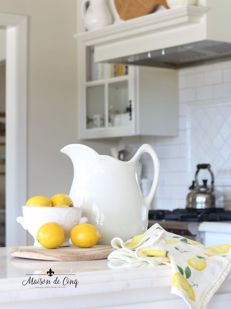 SIMPLE SPRING KITCHEN DECOR