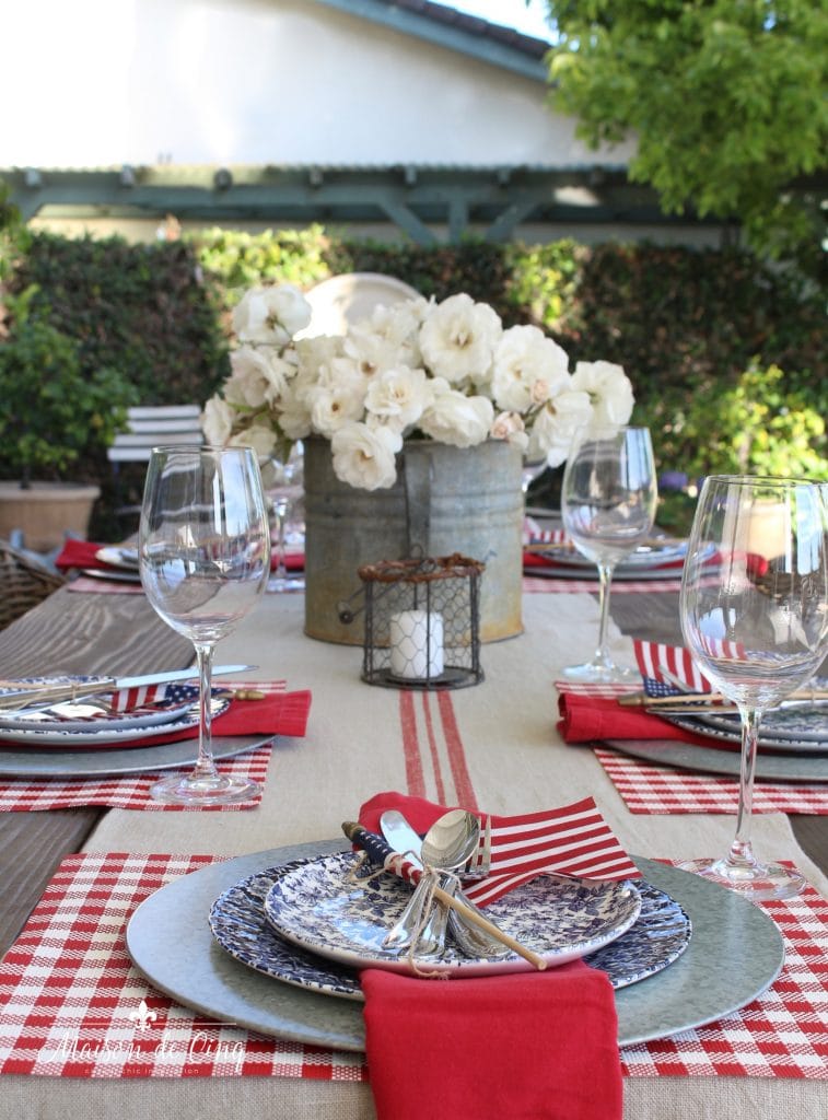 Patriotic Table Setting - 14 Ideas for Summer Table Inspiration