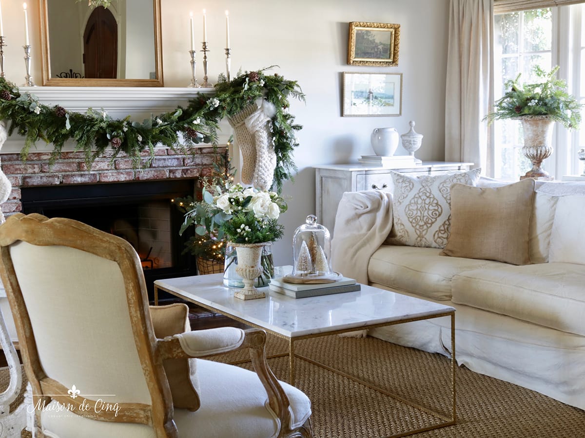 Neutral French Christmas: Simple Decorating Ideas