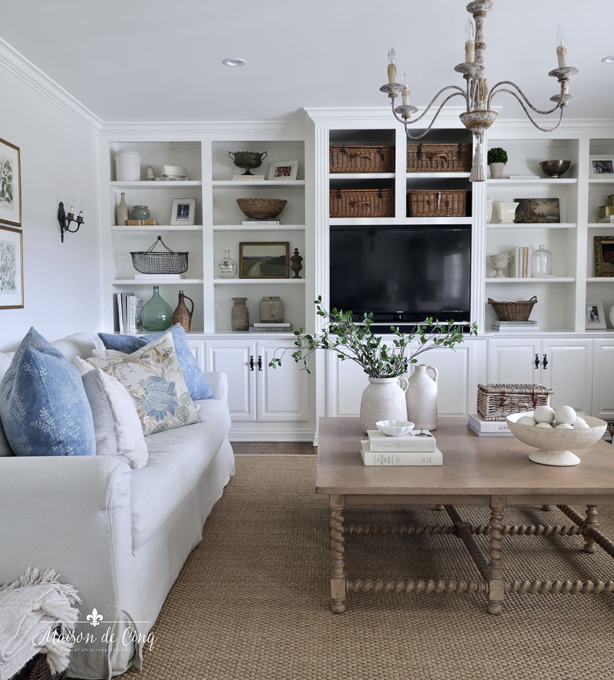 LIVING ROOM SPRING DECOR IN BLUE + WHITE