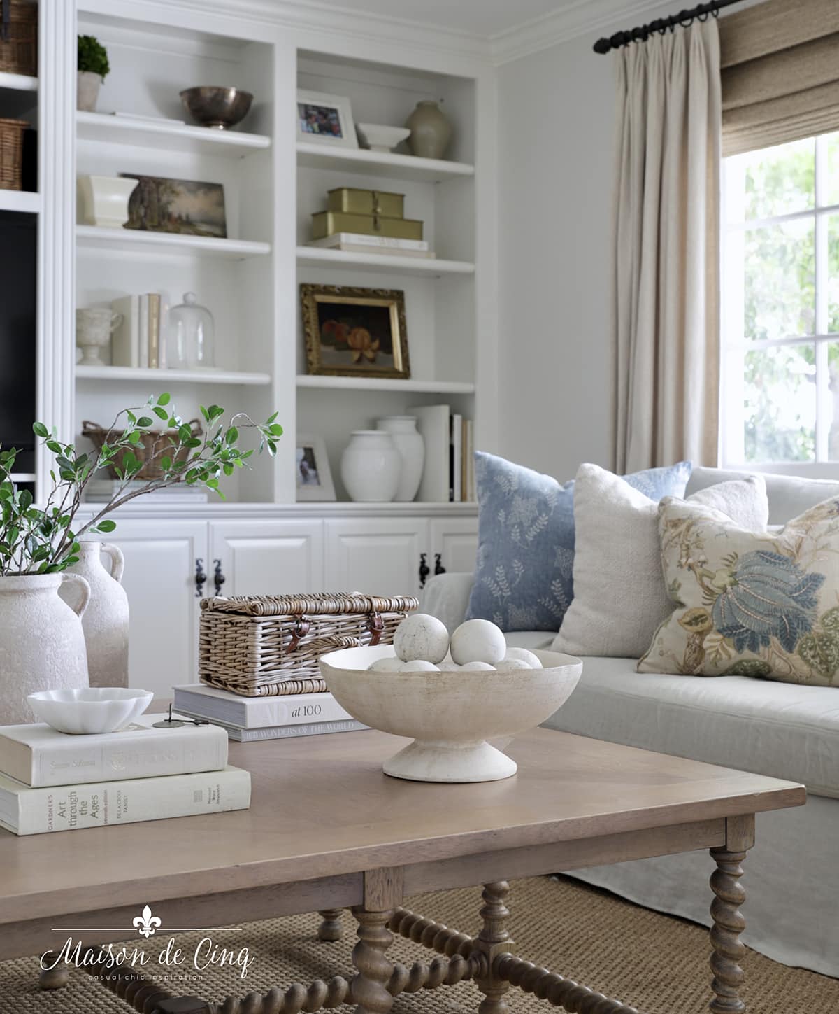 LIVING ROOM SPRING DECOR IN BLUE + WHITE