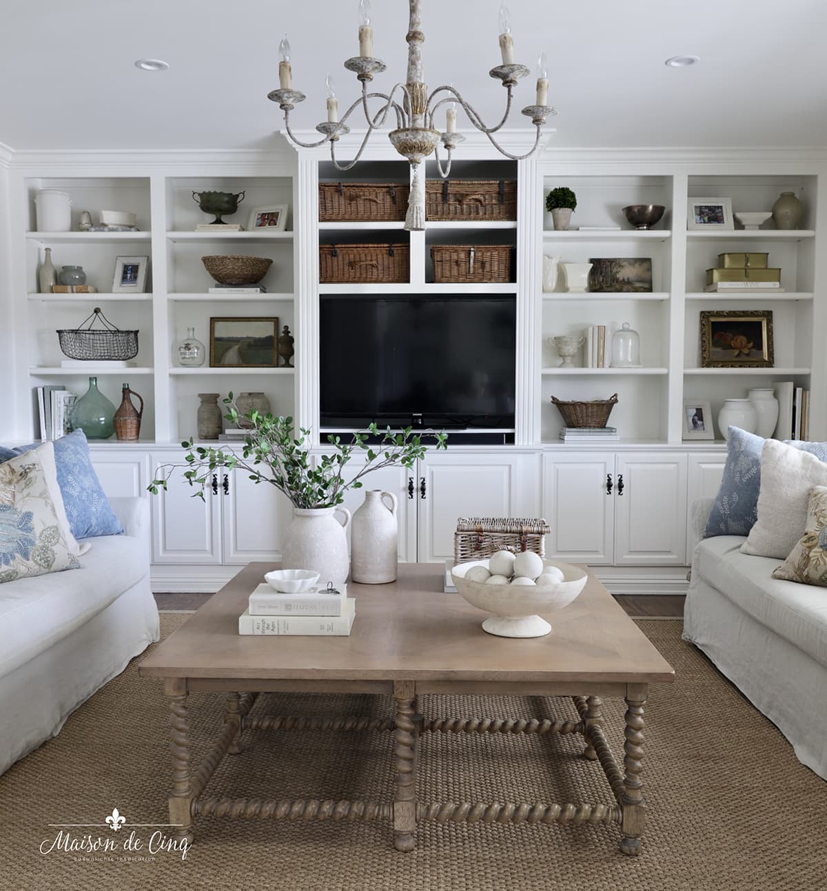 LIVING ROOM SPRING DECOR IN BLUE + WHITE