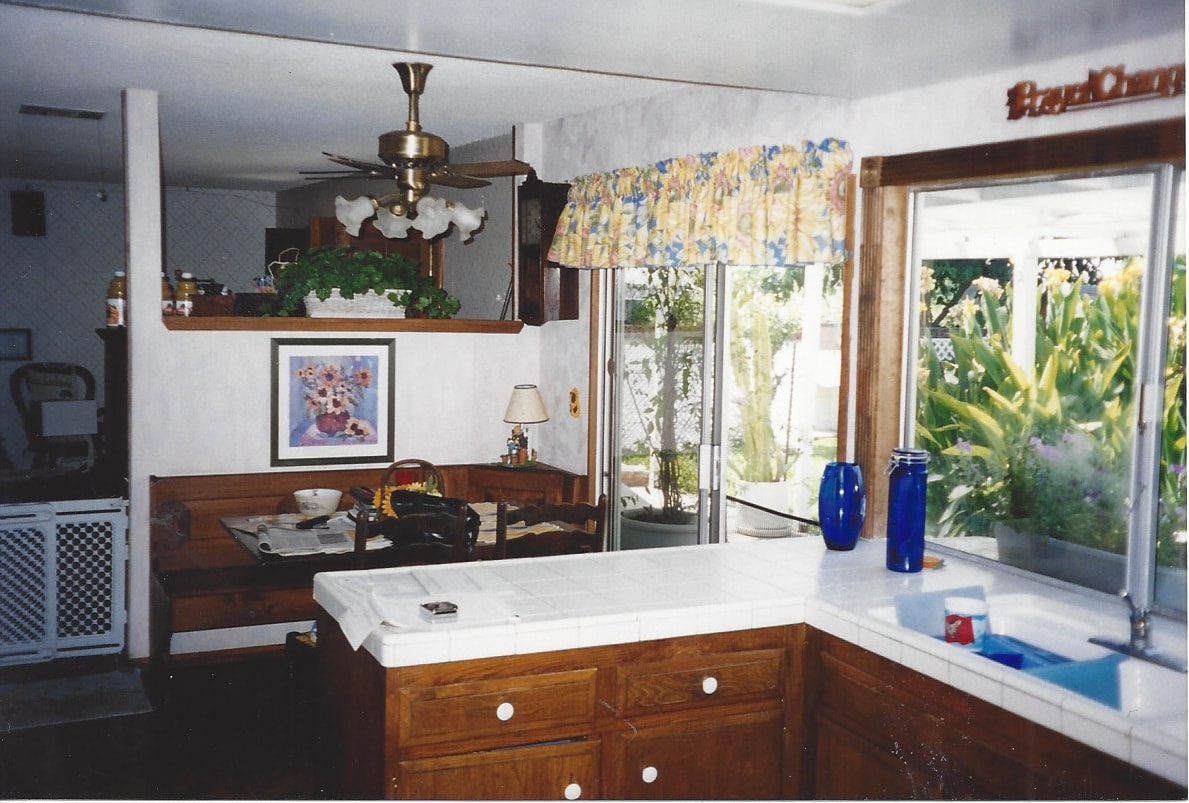 kitchen before 