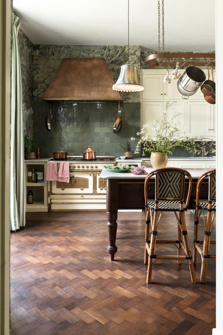 English Country Style: Our Favorite 2025 Design Trend