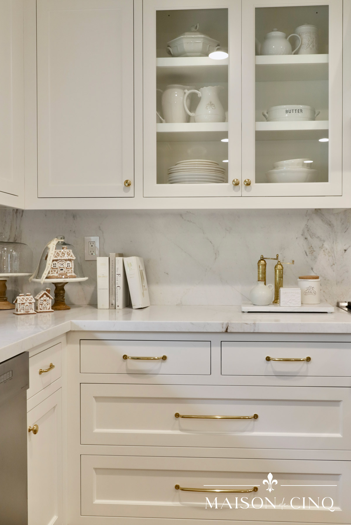 white kitchen with gingerbread houses holiday decor ideas 